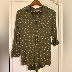 MODCLOTH Henley Knit Top in Leaves, Olive Green, Adjustable Sleeves, Small